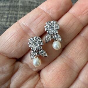 Swarovski Pearl Drop Flower Earrings